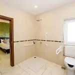 South Wind בית הארחה 4*