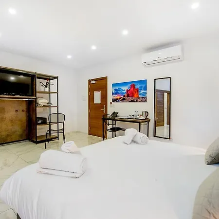 South Wind 4* Марсашлокк